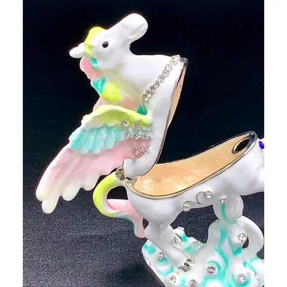 Winged Unicorn Trinket Box Enamel Rhinestone Pastel Gold Tone Keepsake - Picture 5 of 6